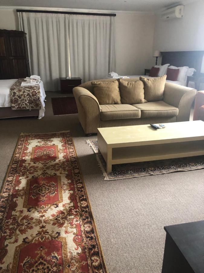 Acacia Westdene B&B Блумфонтейн Экстерьер фото
