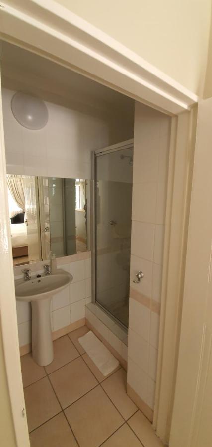 Acacia Westdene B&B Блумфонтейн Экстерьер фото