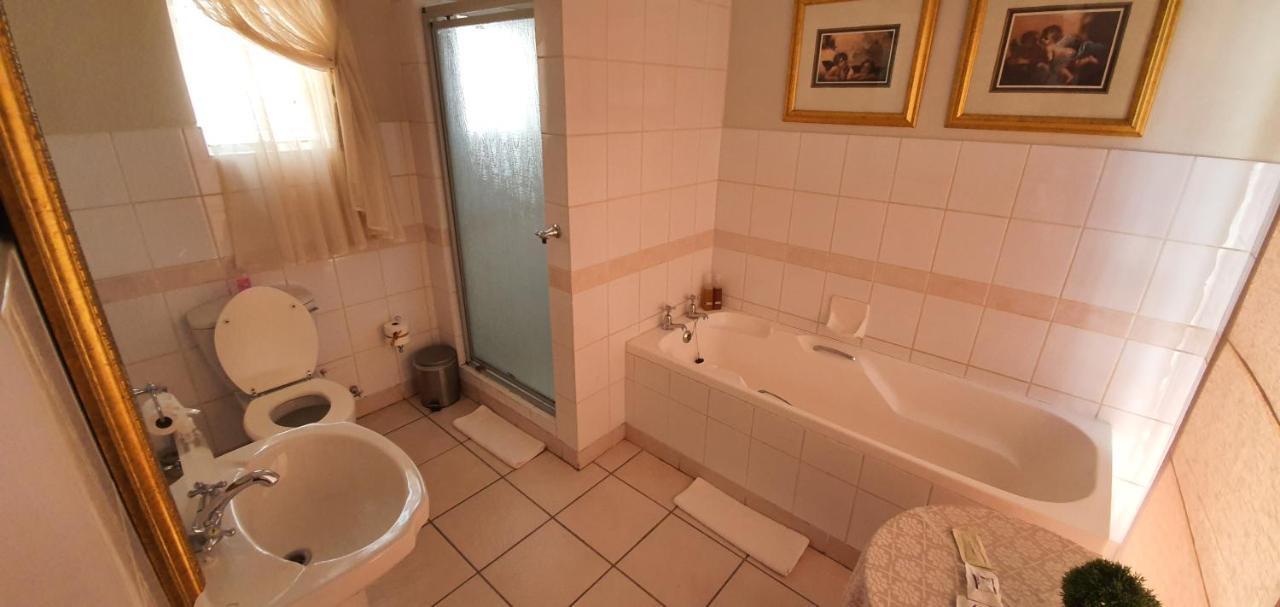 Acacia Westdene B&B Блумфонтейн Экстерьер фото