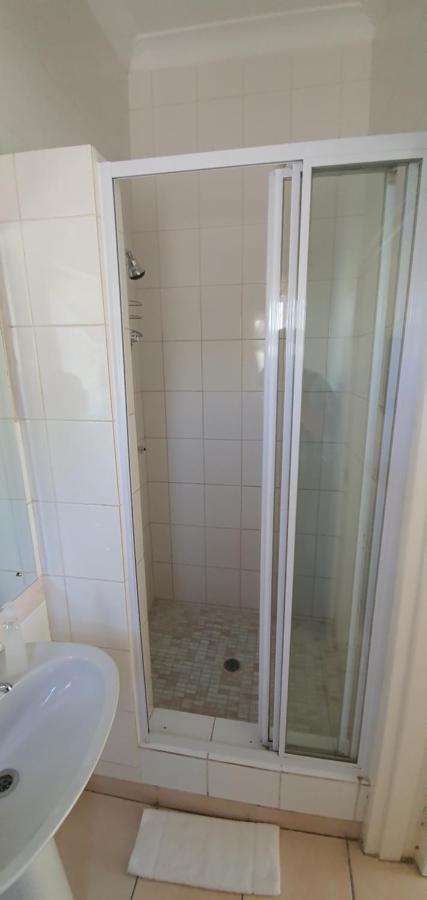 Acacia Westdene B&B Блумфонтейн Экстерьер фото